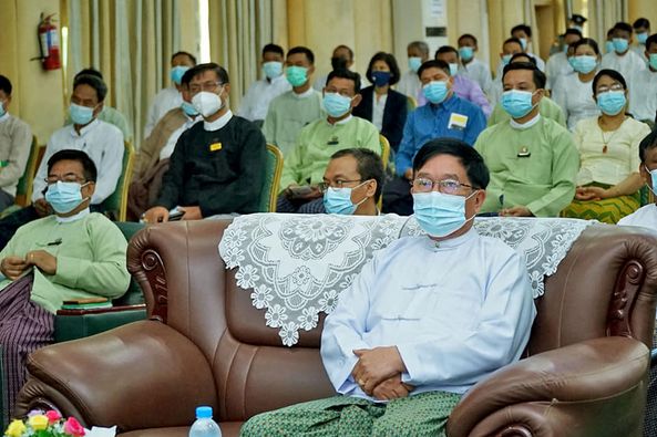 မကွေးတိုင်းဒေသကြီးစီမံအုပ်ချုပ်ရေးကောင်စီဥက္ကဌ၊ မကွေးခရိုင်အတွင်း ပန်းခင်းစီမံချက်ဖြင့် ဆောင်ရွက်သော အိမ်ထောင်စု လူဦးရေးစာရင်းနှင့် နိုင်ငံသား စိစစ်ရေးကတ်ပြားပေးအပ်ပွဲ အခမ်းအနား တက်ရောက်