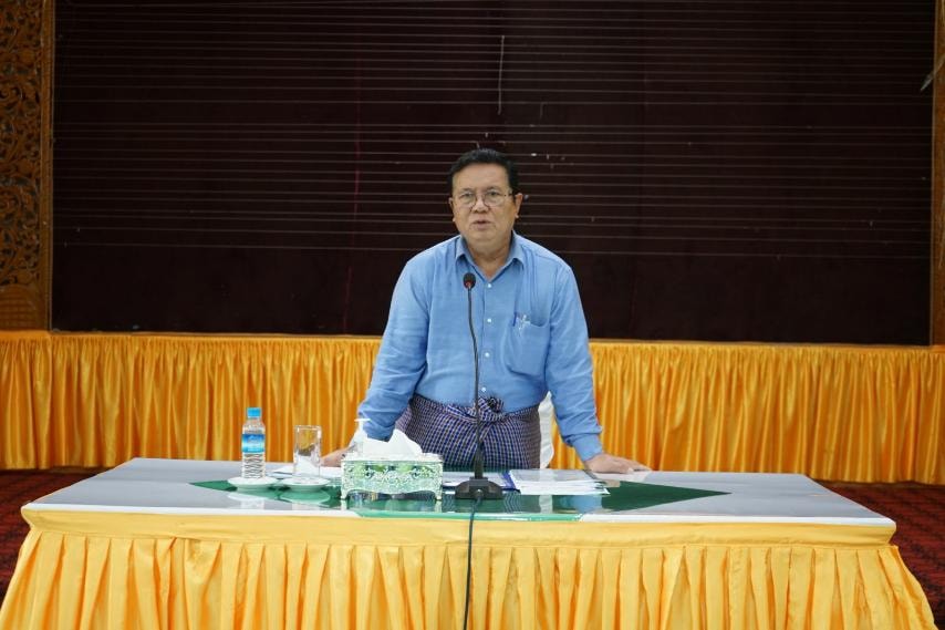 မကွေးတိုင်းဒေသကြီးအစိုးရအဖွဲ့၊ စီးပွားရေးရာဝန်ကြီး ဦးအောင်ချိန် ပခုက္ကူခရိုင်နှင့် မြို့နယ် ကိုဗစ်-၁၉ထိန်းချုပ်ရေးနှင့် အရေးပေါ်တုံ့ပြန်ရေးကော်မတီဥက္ကဋ္ဌများ၊ ကော်မတီဝင်များနှင့်တွေ့ဆုံဆွေးနွေး