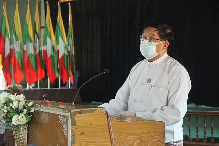 မကွေးတိုင်းဒေသကြီးအစိုးရအဖွဲ့ ဝန်ကြီးချုပ် ဗဟိုဝန်ထမ်းတက္ကသိုလ် (အထက်မြန်မာပြည်) ဇီးပင်ကြီးသင်တန်းသို့ တက်ရောက်မည့် ဆရာ/ဆရာမများနှင့် တွေ့ဆုံ