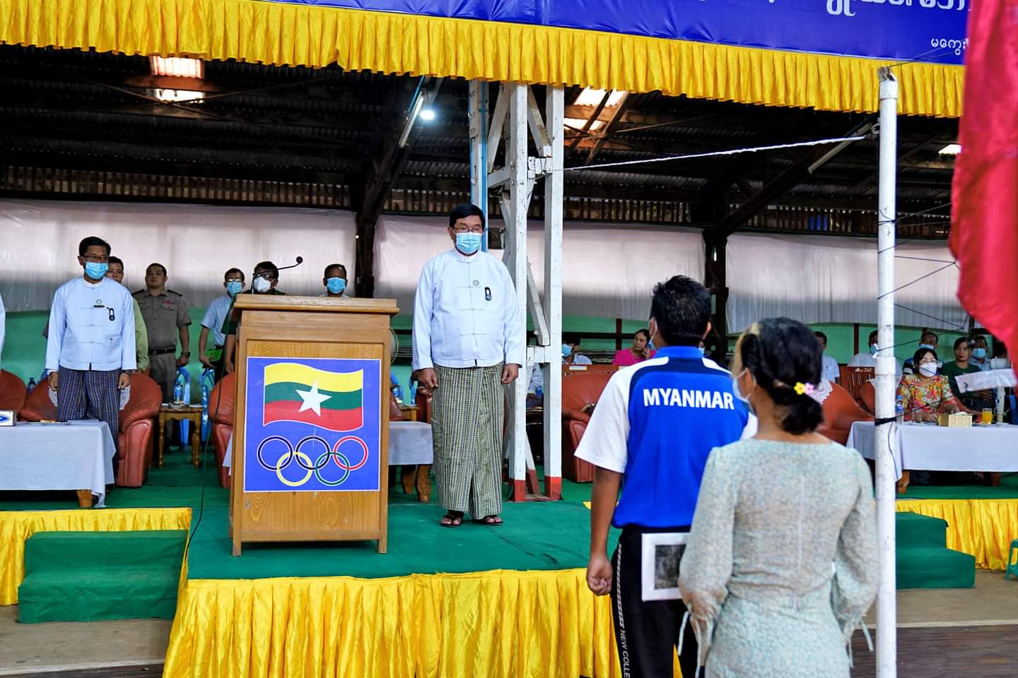 မကွေးတိုင်းဒေသကြီး ဝန်ကြီးချုပ် ဦးတင့်လွင် တိုင်းဒေသကြီး ဝန်ကြီးချုပ်ဖလား (၅)ခရိုင် အမျိုးသား/အမျိုးသမီး ဘော်လီဘောပြိုင်ပွဲ ဖွင့်ပွဲ အခမ်းအနားသို့ တက်ရောက်