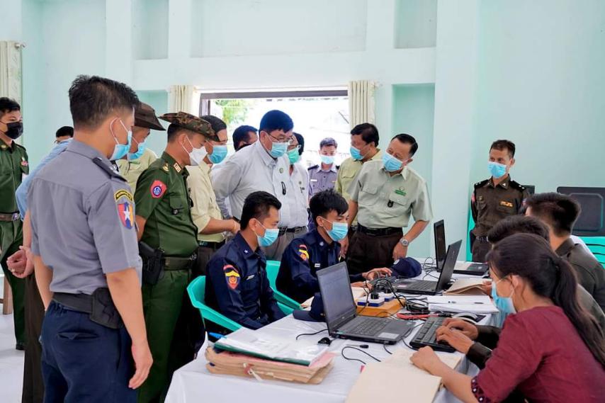 မကွေးတိုင်းဒေသကြီး ဝန်ကြီးချုပ် ဦးတင့်လွင် ပွင့်ဖြူ မြို့နယ် နိုင်-၄ မှတ်တမ်းများ Excel Format နှင့် e-ID စနစ် Software ရေးသွင်းဆောင်ရွက်နေမှုအား ကြည့်ရှုအားပေး၊ မင်းဘူးမြို့နယ် စည်ပင်သာယာ ရေးအဖွဲ့နှင့်ကော်မတီဝင်များအားတွေ့ဆုံ