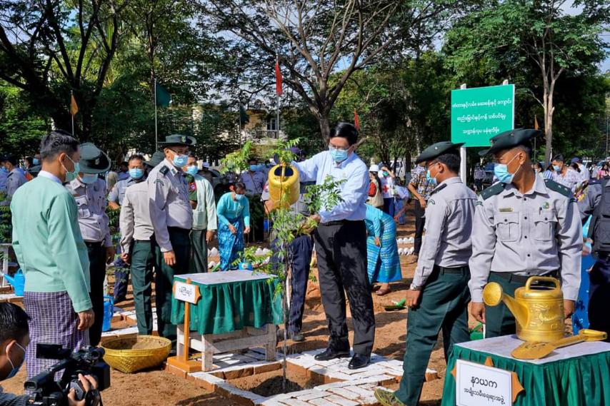 မကွေးတိုင်းဒေသကြီးဝန်ကြီးချုပ် ဦးတင့်လွင် တိုင်းဒေသကြီးအတွင်း ၂၀၂၂ ခုနှစ် မိုးရာသီသစ်ပင်စိုက်ပျိုးပွဲတော် ဒုတိယအကြိမ်ကျင်းပခြင်း အခမ်းအနားသို့ တက်ရောက်