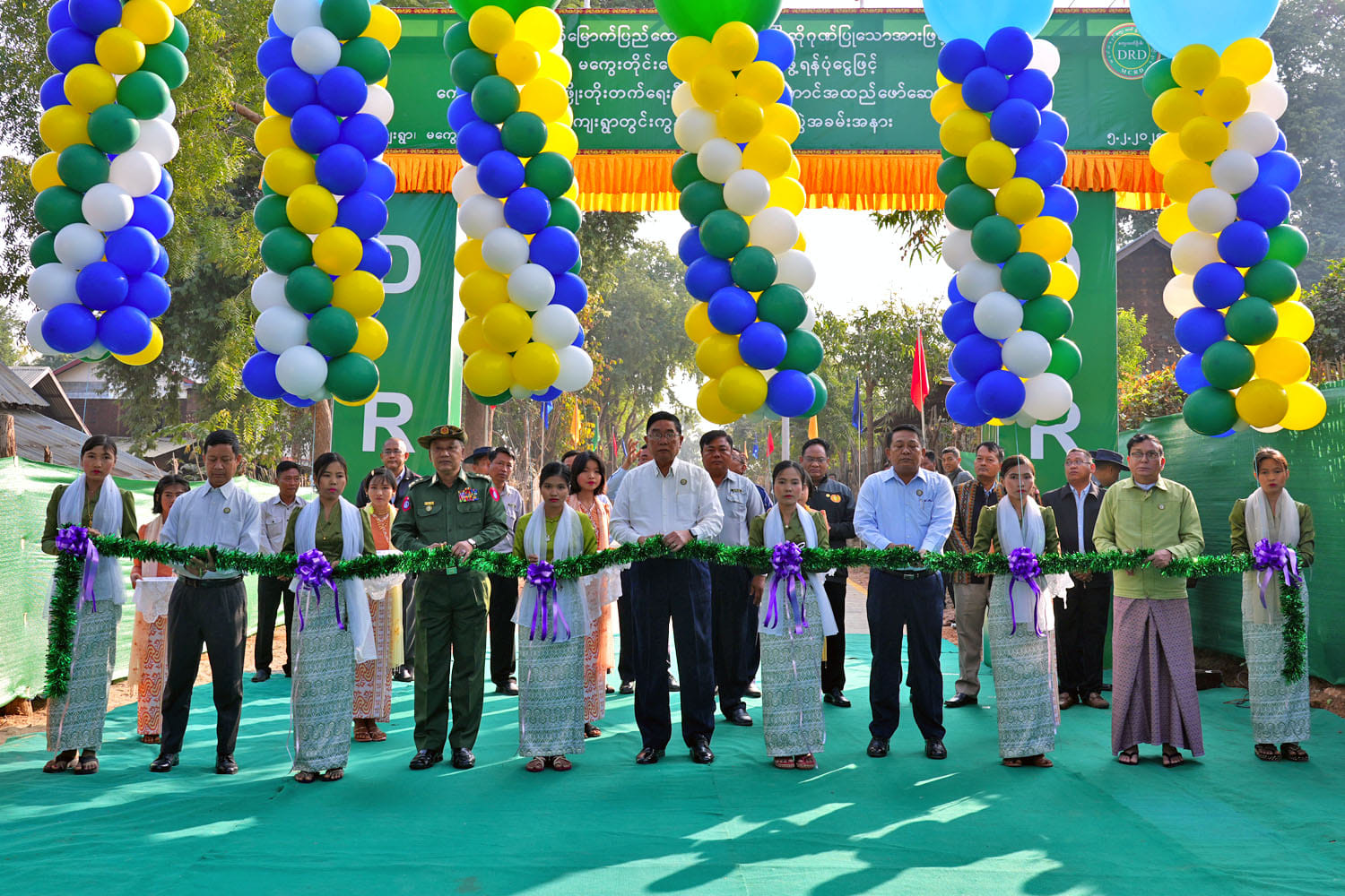 (၇၈) နှစ်မြောက် ပြည်‌ထောင်စုနေ့ကိုကြိုဆိုဂုဏ်ပြုသောအားဖြင့် မကွေးမြို့နယ်၊ သံဘိုရွာသစ်ကျေးရွာ ကွန်ကရစ်လမ်းသစ်ဖွင့်ပွဲ အခမ်းအနား ကျင်းပ