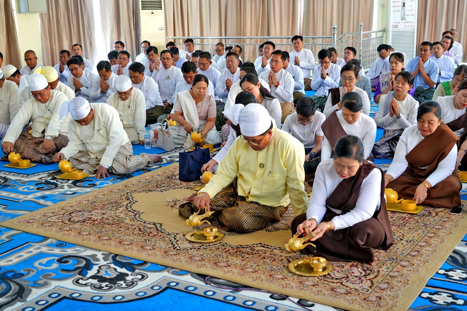 မကွေးတိုင်းဒေသကြီးဝန်ကြီးချုပ် ဦးတင့်လွင် မကွေးတိုင်းဒေသကြီးအစိုးရအဖွဲ့မှ ကြီးမှူးကျင်းပသော ၂၀၂၅ ခုနှစ် သာသနာတော်ဆိုင်ရာ ဘွဲ့တံဆိပ်တော် ဆက်ကပ်ပူဇော်ပွဲနှင့် ဆွမ်းဆန်စိမ်းလောင်းလှူပွဲ အခမ်းအနား တက်ရောက်