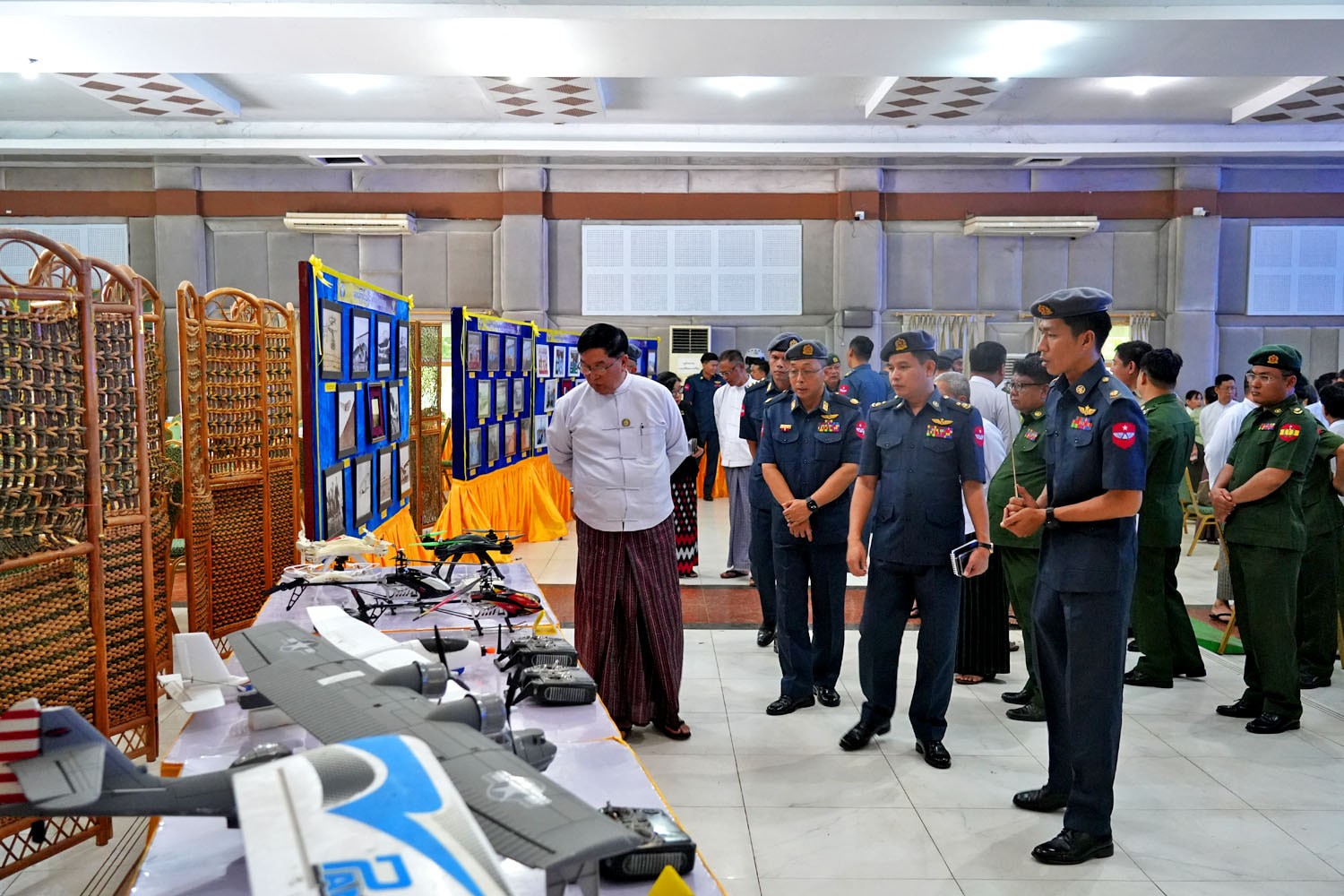 မကွေးတိုင်းဒေသကြီးဝန်ကြီးချုပ် ဦးတင့်လွင် အခြေခံလေကြောင်းလူငယ်သင်တန်း အမှတ်စဉ် (၁/၂၀၂၅)ဖွင့်ပွဲ အခမ်းအနား တက်ရောက်