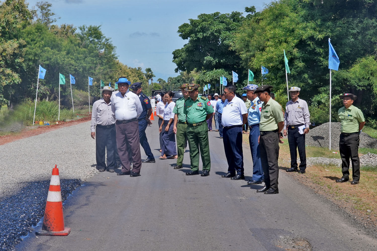 မကွေးတိုင်းဒေသကြီးဝန်ကြီးချုပ် ဦးတင့်လွင် ၂၀၂၅ ခုနှစ် အပြည်ပြည်ဆိုင်ရာ လူငယ်များနေ့ အထိမ်းအမှတ် Micro မာရသွန်ပြိုင်ပွဲ တက်ရောက်၊ မကွေးမြို့နယ် ဒေသဖွံ့ဖြိုးရေးလုပ်ငန်းများ ကြည့်ရှုစစ်ဆေး