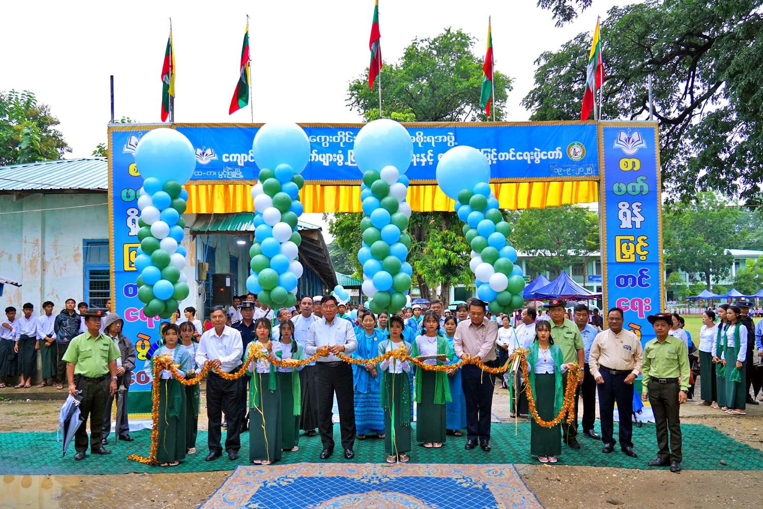 မကွေးတိုင်းဒေသကြီးဝန်ကြီးချုပ် ဦးတင့်လွင် ပွင့်ဖြူမြို့ ကျောင်းစာကြည့်တိုက်များ ဖွံ့ဖြိုးတိုးတက်ရေးနှင့် စာဖတ်ရှိန်မြှင့်တင်ရေးပွဲတော် တက်ရောက်