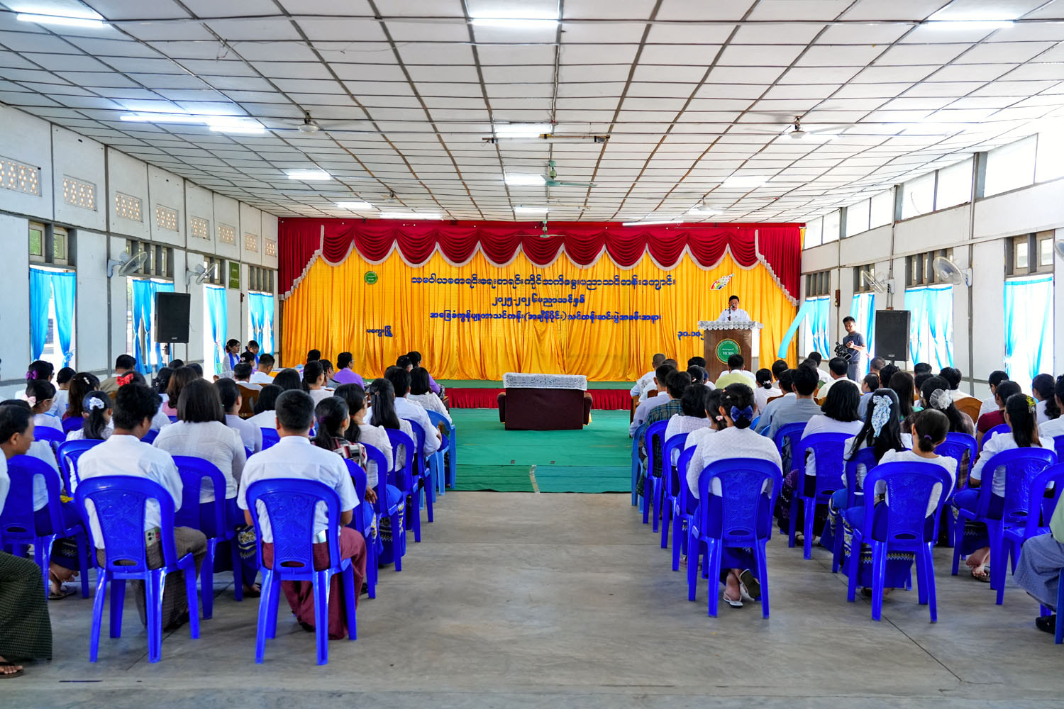 မကွေးတိုင်းဒေသကြီးဝန်ကြီးချုပ် ဦးတင့်လွင် အခြေခံကွန်ပျူတာ (အချိန်ပိုင်း) သင်တန်းဆင်းပွဲ အခမ်းအနား တက်ရောက်