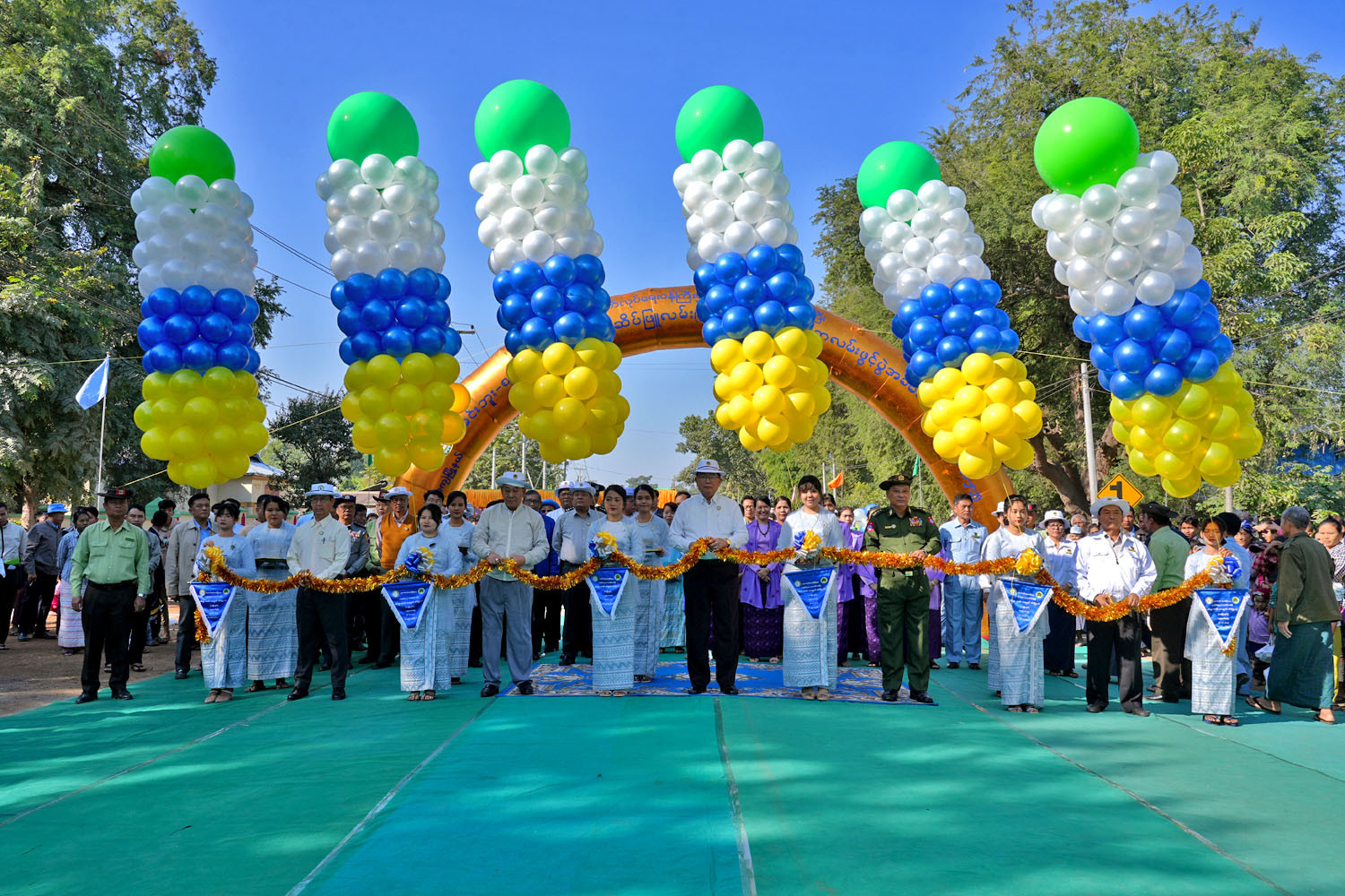 မကွေးတိုင်းဒေသကြီးဝန်ကြီးချုပ် ဦးတင့်လွင် မင်းဘူး-စလင်း-တညောင်-ဆိပ်ဖြူ လမ်းပိုင်းရှိ (စကုမြို့တွင်း)ကတ္တရာလမ်းဖွင့်ပွဲ တက်ရောက်
