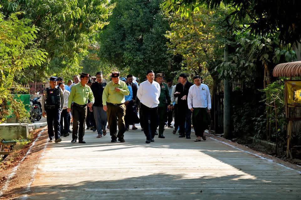 မကွေးတိုင်းဒေသကြီးဝန်ကြီးချုပ် ဦးတင့်လွင် မင်းဘူးမြို့၌ ဒေသဖွံ့ဖြိုးရေးလုပ်ငန်းများ ဆောင်ရွက်နေမှု ကွင်းဆင်းကြည့်ရှုစစ်ဆေး