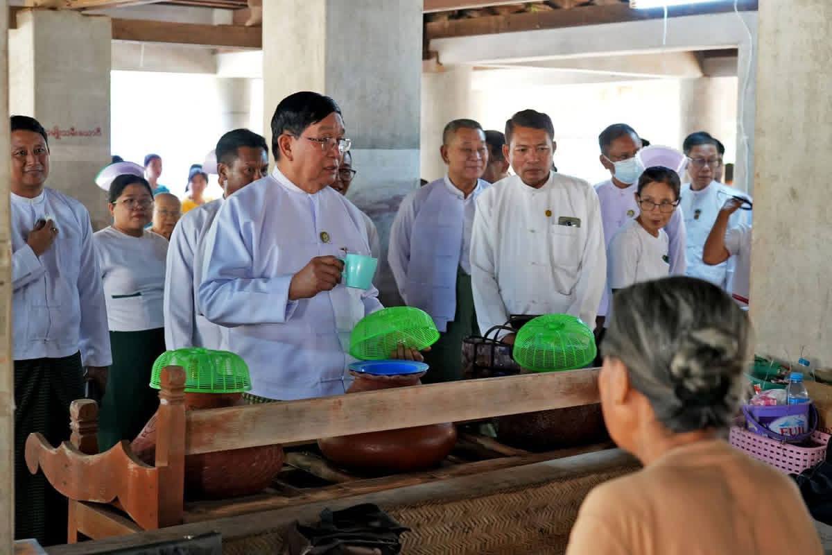 မကွေးတိုင်းဒေသကြီး၀န်ကြီးချုပ် ဦးတင့်လွင် တိုင်းဒေသကြီးအတွင်း အပူဒဏ်အန္တရာယ်ကြိုတင်ကာကွယ်ရေး အပူရှောင်စခန်းများ ဖွင့်လှစ် ထားရှိမှုကြည့်ရှုအားပေး