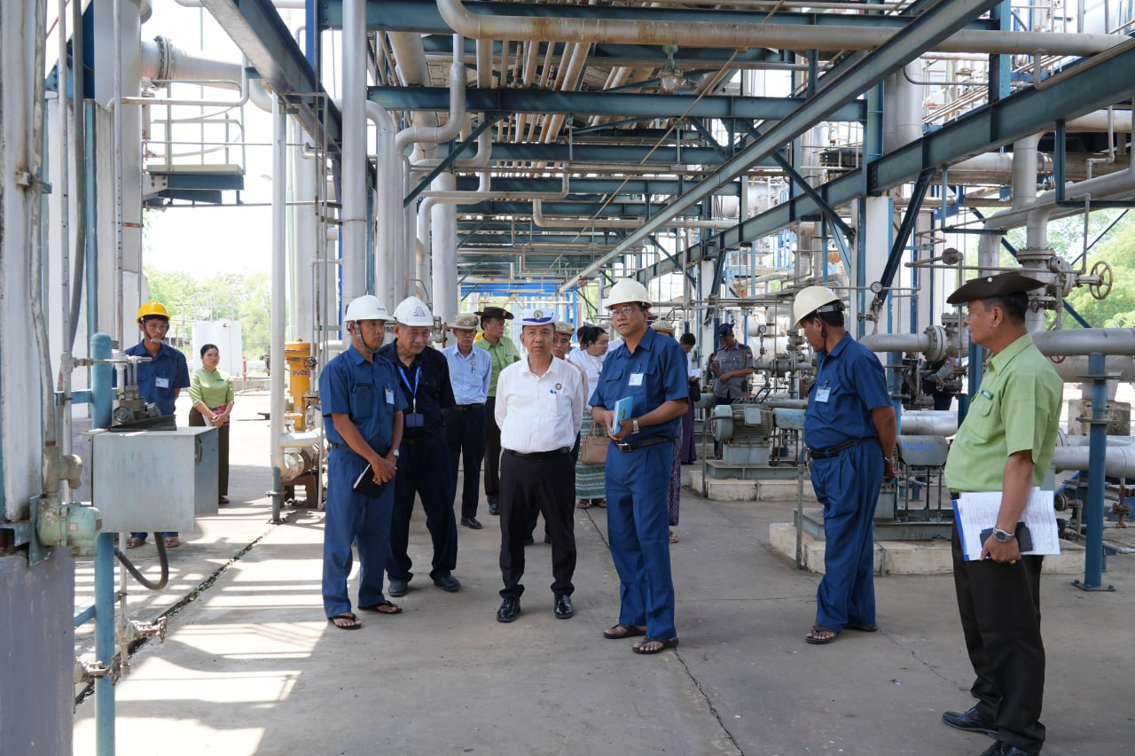 မကွေးတိုင်းဒေသကြီးဝန်ကြီးချုပ် ဦးတင်ကိုကို မင်းဘူးမြို့ အမှတ်(၂) အခြေခံပညာ အထက်တန်းကျောင်း၌ ခရိုင်နှင့် မြို့နယ်ပညာရေးမှူများ၊ မြို့နယ်(၅) မြို့နယ်မှ အခြေခံပညာ(ထက်၊ လယ်၊ မူ) အဆင့် ကျောင်းအုပ်ဆရာ၊ ဆရာများနှင့် ပညာရေးဝန်ထမ်းများအား တွေ့ဆုံ၊ မင်းဘူးမြို့ အမှတ်(၁) ရေနံဓာတ်ငွေ့ရည်စက်ရုံ လုပ်ငန်းများ လည်ပတ်ဆောင်ရွက်မှု ကြည့်ရှုစစ်ဆေး