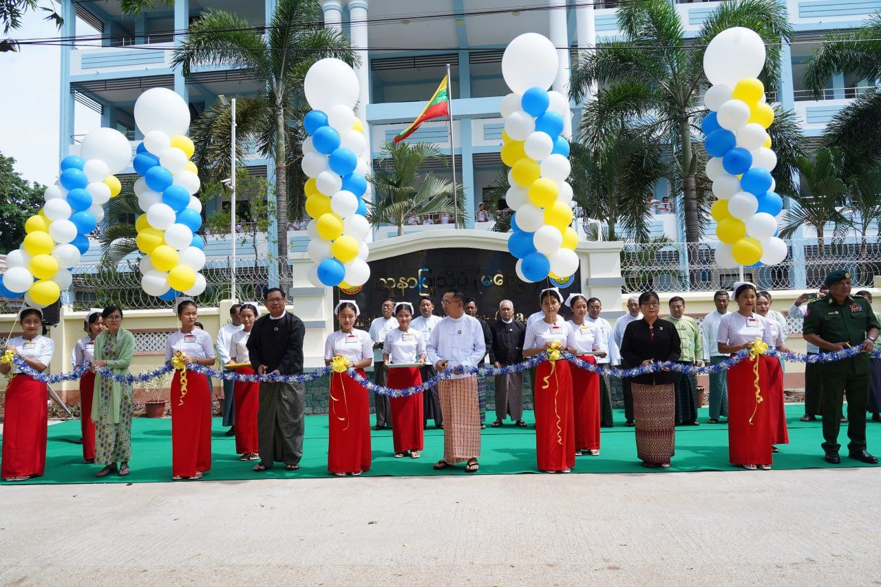 မကွေးတိုင်းဒေသကြီးဝန်ကြီးချုပ် ဦးတင်ကိုကို သူနာပြုသိပ္ပံ(မကွေး)ဖွင့်ပွဲ အခမ်းအနားသို့ တက်ရောက်